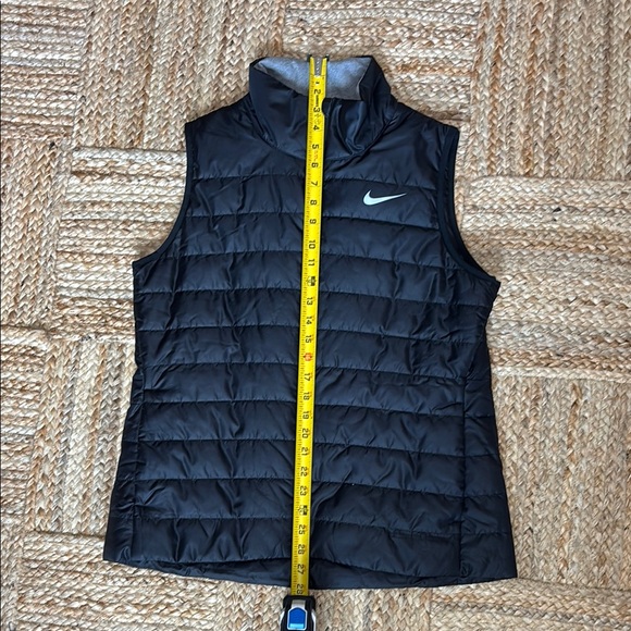 Nike Black Quilted Vest - Picture 6 of 7